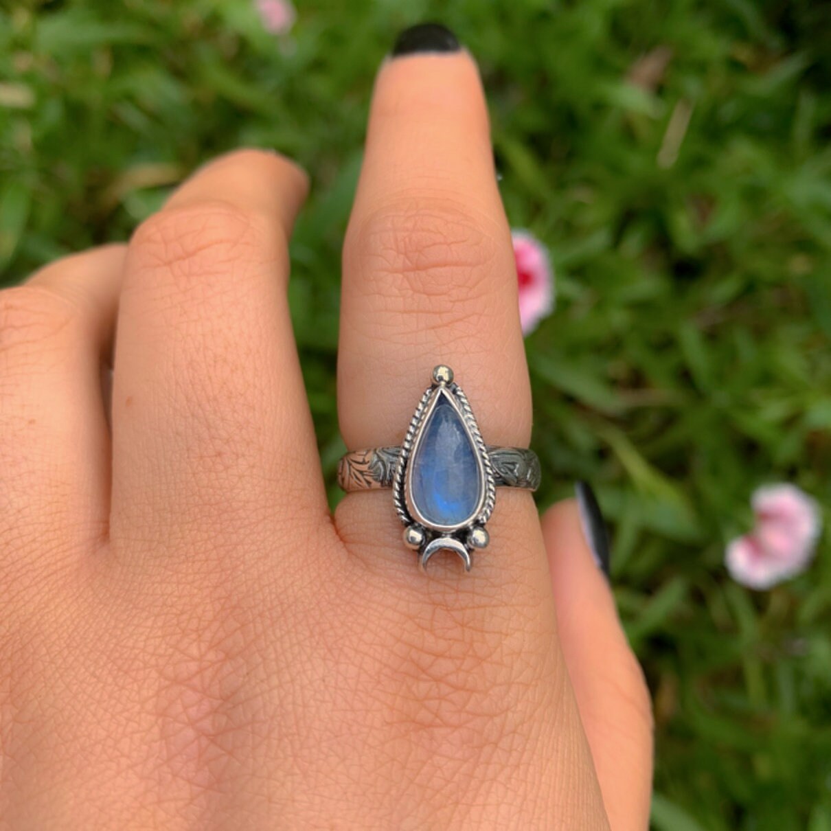 Moonstone Ring - Size 7 3/4 - Sterling Silver - Blue Moonstone Jewelry - Flashy Moonstone Jewellery - Moonstone Floral Thick Ring Band OOAK